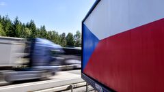 billboard česká vlajka kamion dálnice