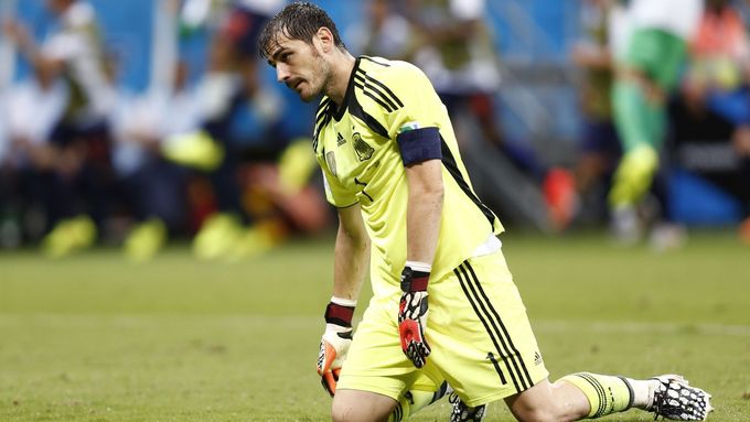 Demolici fotbalistů Španělska v úvodním zápase Nizozemců na MS Brazílii nejvíce cítil brankář Casillas.