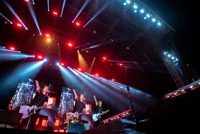 Snímek z koncertu Green Day na festivalu Rock for People.