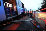 Srážka tramvají na Plzeňské ulici v Praze 5. Řidič jedné ze souprav nehodu nepřežil.