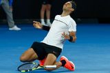 Jak už jistě víte, po pěti hodinách neuvěřitelného boje o každý fiftýn triumfoval španělský tenista. Devátý nasazený hráč se postupem do jednadvacátého grandslamového finále kariéry vyrovnal Novaku Djokovičovi.