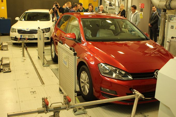 Jak Volkswagen Golf, tak i Škoda Superb v testu uspěly.