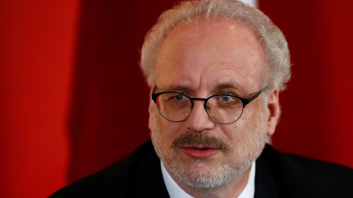 Lotyšsko má nového prezidenta, poslanci vybrali soudce Egilse Levitse