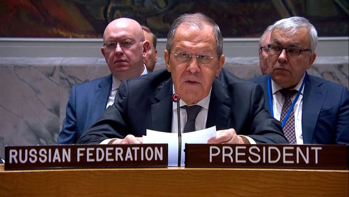 Lavrov v OSN: Speciální vojenskou operací na Ukrajině jen chráníme lidi.