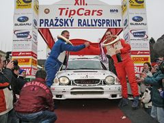 Václav Pech a Miroslav Topolánek na cílové rampě.