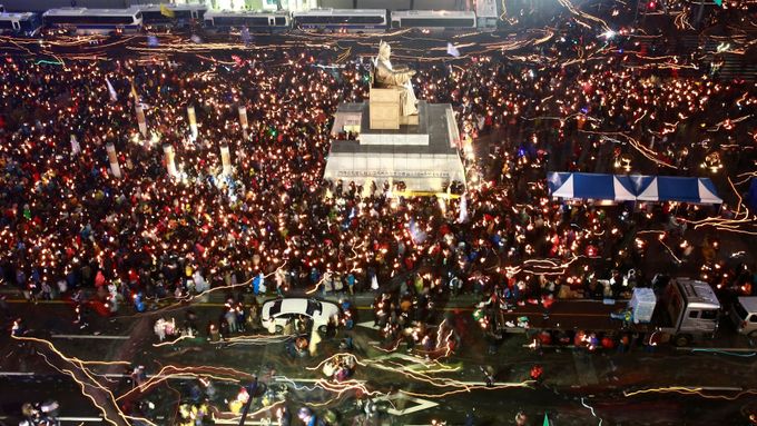 Takhle vypadaly jihokorejské protesty v listopadu.