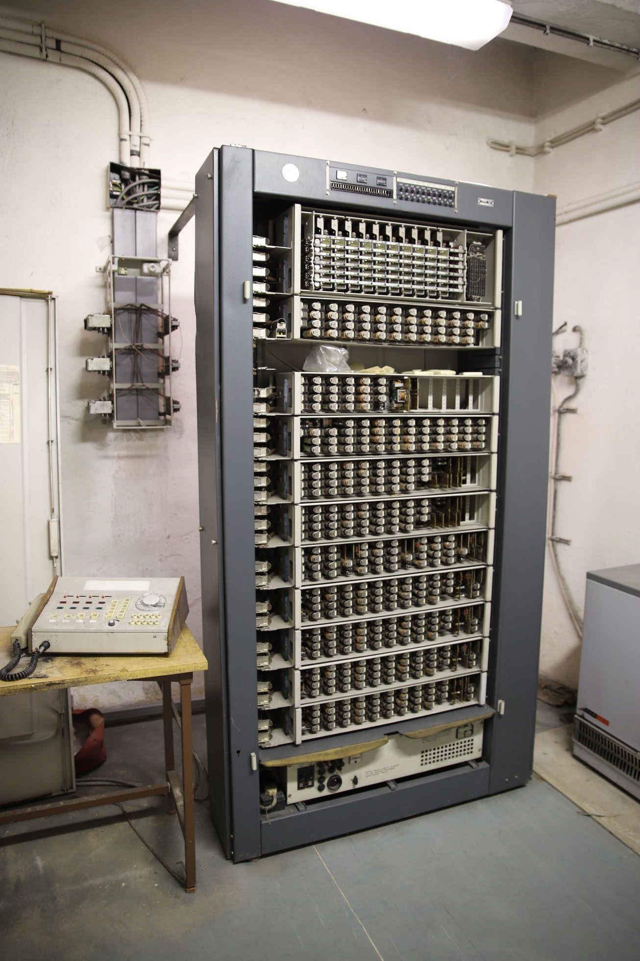 telefon telefonní ústředna