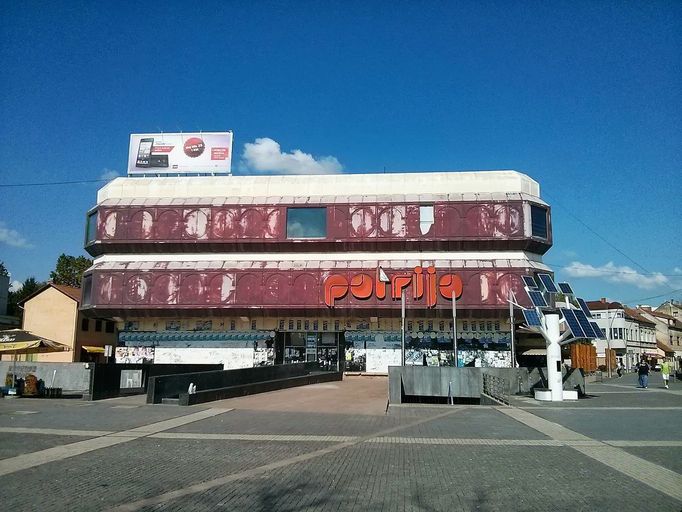 Obchodní dům Patrija ve městě Prijedor (Bosna a Hercegovina)