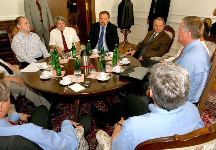 Jednání parlamentních stran 4.7.2006