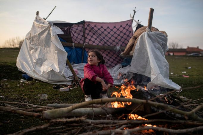 Migranti na řecko-turecké hranici.