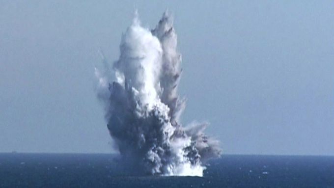 KLDR otestovala podvodní dron, který má údajně schopnost vyvolat radioaktivní tsunami.