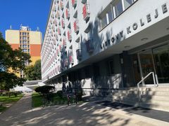 Klub se nachází přímo v areálu vysokoškolských kolejí na Kounicově.