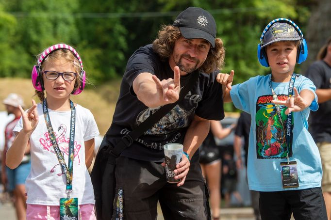 Návštěvníci festivalu Brutal Assault.