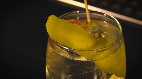 Je libo gin s tonikem? Letní drink namíchá nejlepší český barman