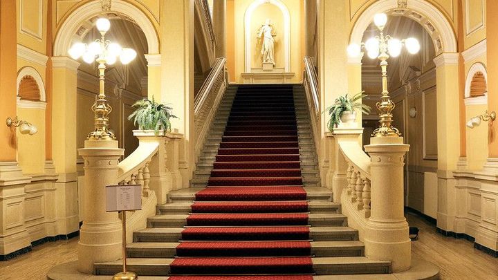 Národní dům na Vinohradech je opět na prodej, Praha odmítá snížit cenu