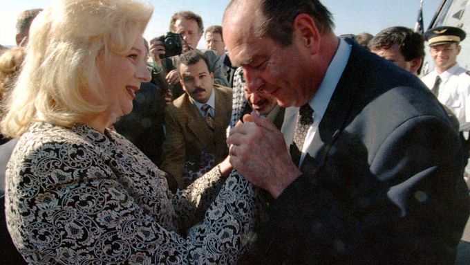 Archivní video: Jacques Chirac navštívil Pásmo Gazy, setkal se s J. Arafatem (23. 10. 1996)