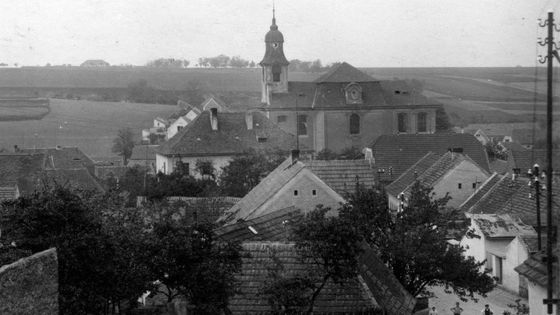 Foto: Den, na který se nesmí nikdy zapomenout. Před 77 lety nacisté vymazali Lidice