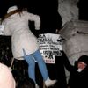 Demonstranti se Bratislavě střetli s policií 4