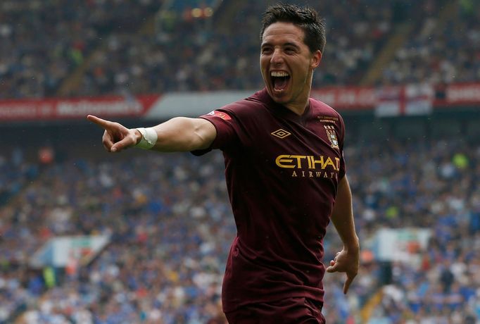 Fotbalista Samir Nasri slaví gól v utkání anglického superpoháru Community Shield 2012 mezi Manchesterem City a Chelsea.