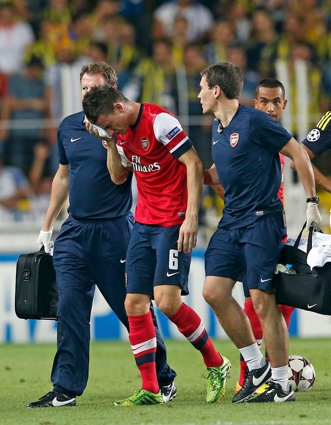 Fenerbahce vs. Arsenal, play off Ligy mistrů (Koscielny)