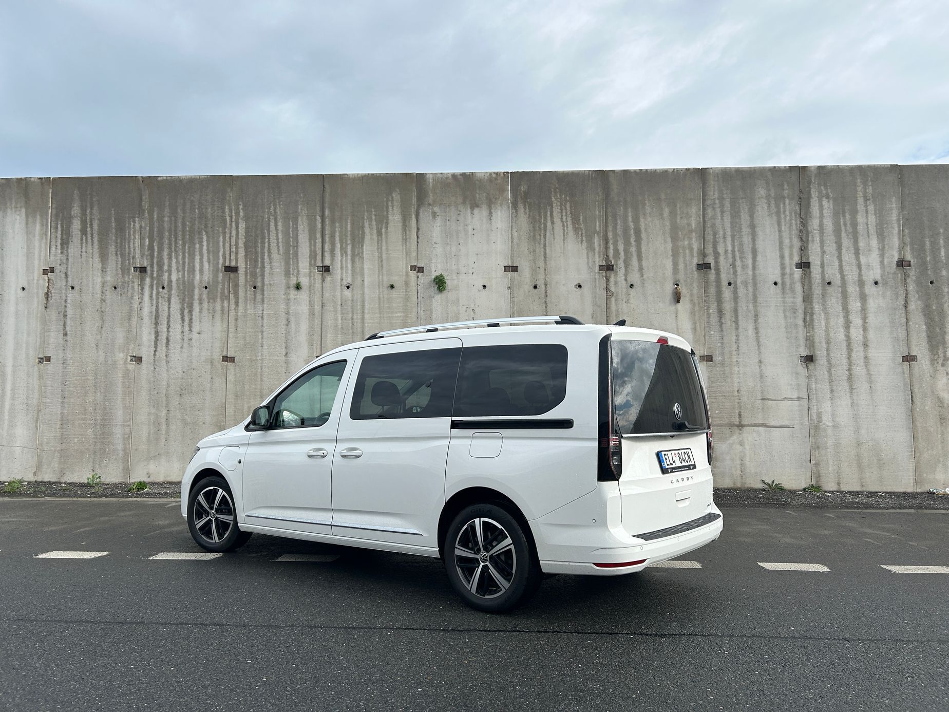 VW Caddy plug-in hybrid