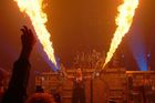 Na koncertě v Brně vybuchla pyrotechnika, šest lidí je zraněných
