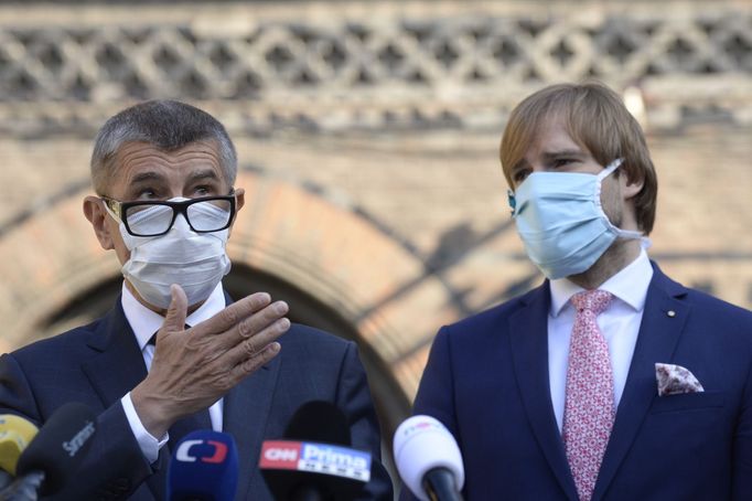 Premiér Andrej Babiš a ministr zdravotnictví Adam Vojtěch