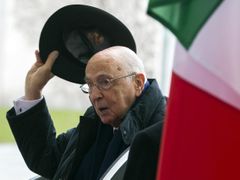 Staronový prezident Giorgio Napolitano (na snímku) vybral za premiéra muže, který se svým věkem v Itálii řadí mezi politické 