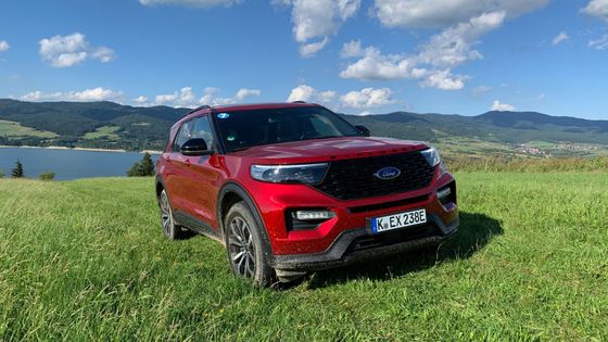 Máte rádi Ameriku? Monumentální Ford Explorer se vrací do Evropy a ubránil šestiválec