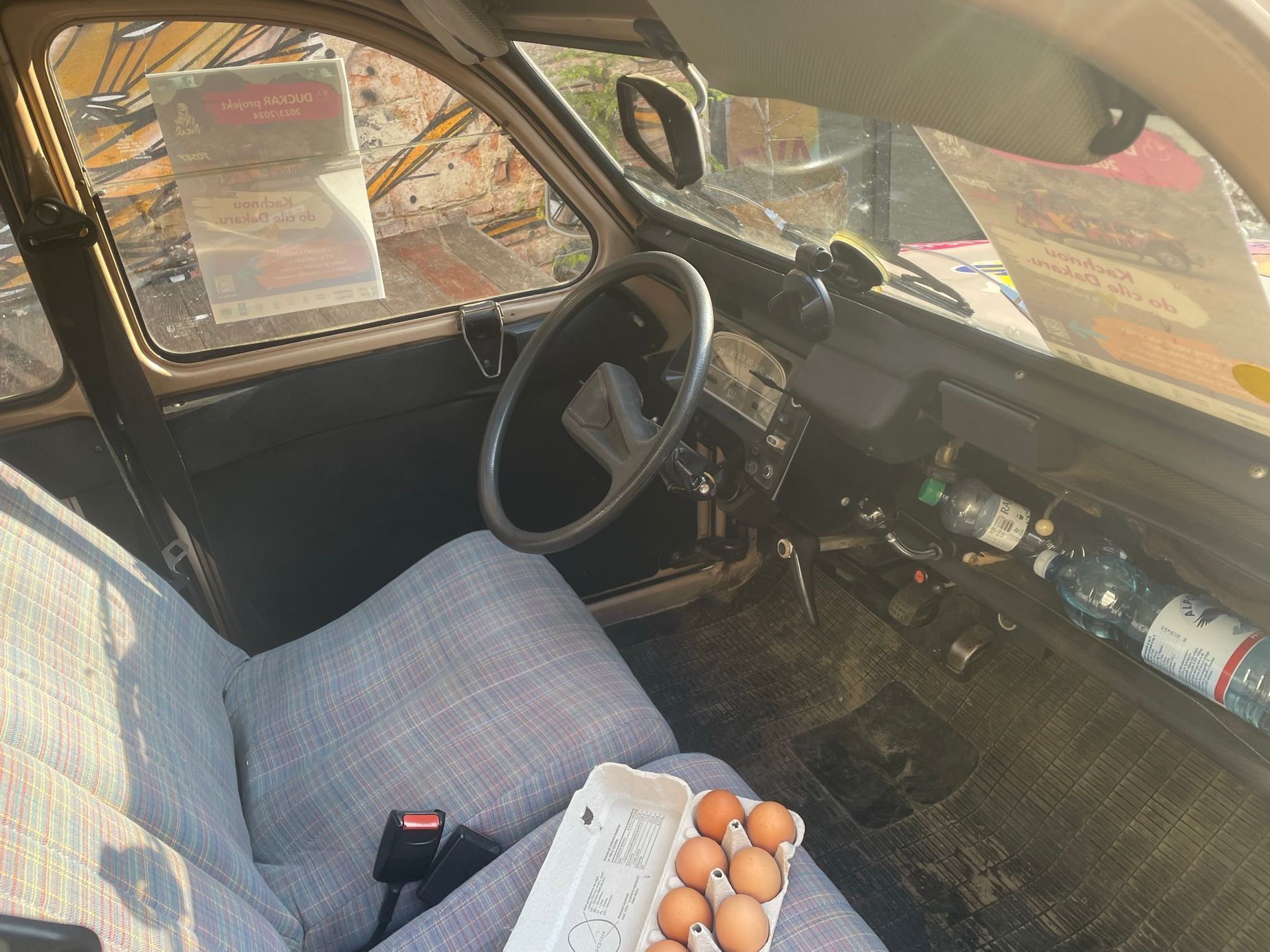 Citroën Kachna "Duckar" závodnice Bára Holická Dakar Classic