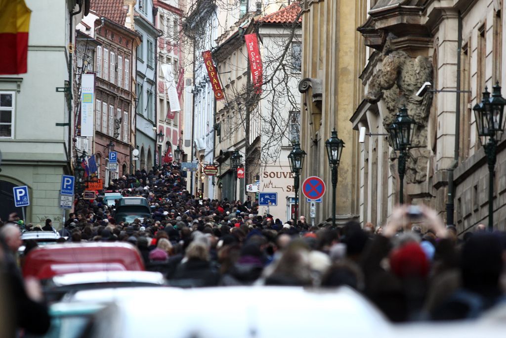Smuteční průvod s ostatky Václava Havla