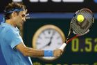 Federer smetl Tsongu ve třech setech a je ve finále AO