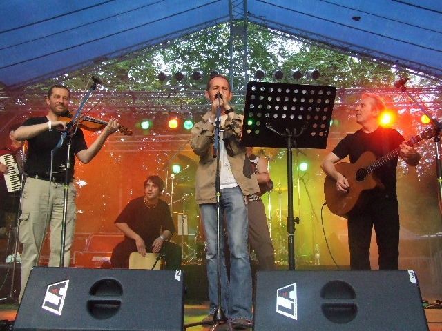 Iarla O´Lionáird s kapelou Čechomor