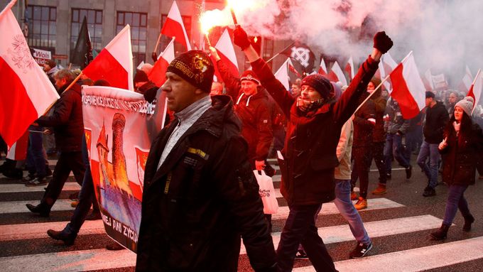 Demonstrace v Polsku během svátku nezávislosti 11. 11. 2016