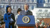 17. prosince 1979 vítá Carter ve Washingtonu britskou premiérku Margaret Thatcherovou. Konzervativní politička si ale mnohem více rozuměla s Carterovým nástupcem Ronaldem Reaganem.