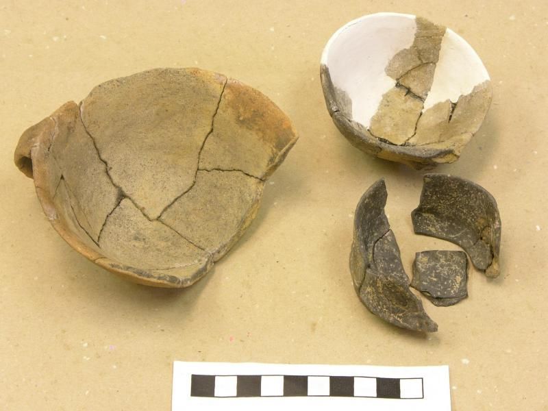 Nalezená keramika při objevu žárových hrobů v Litovli
