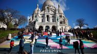 ...i schodech před bazilikou Sacre-Coeur.