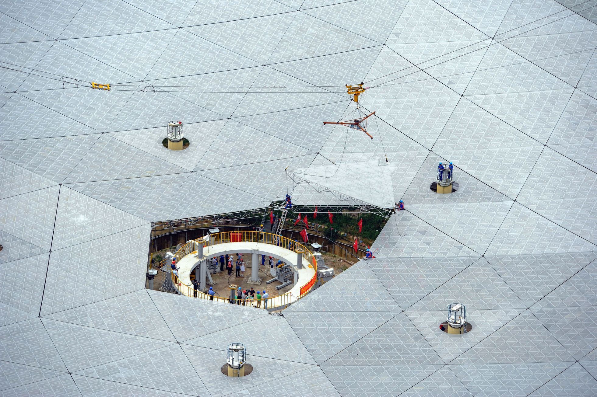 Čína - dostavba největšího teleskopu na světě