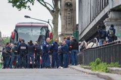 Policie zasáhla proti imigrantům, ohrožují i řidiče kamionů