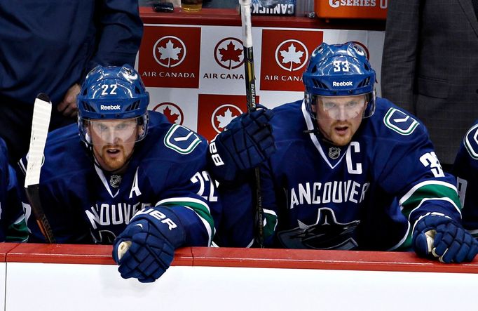 Daniel Sedin a Henrik Sedin v play off NHL 2013