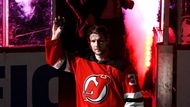 Za Devils naopak už nebude hrát Pavel Zacha, jenž zamířil do Bostonu. Bruins získali pětadvacetiletého rodáka z Brna výměnou za finského forvarda Erika Haulu. Zacha byl po konci tříletého kontraktu na 6,75 milionu dolarů chráněným volným hráčem, novou smlouvu podepsal na 3,5 milionu dolarů