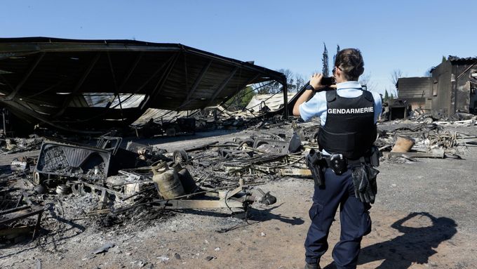 Obrazem: Požáry sužují jih Francie, oheň řádí i nedaleko letoviska Saint-Tropez