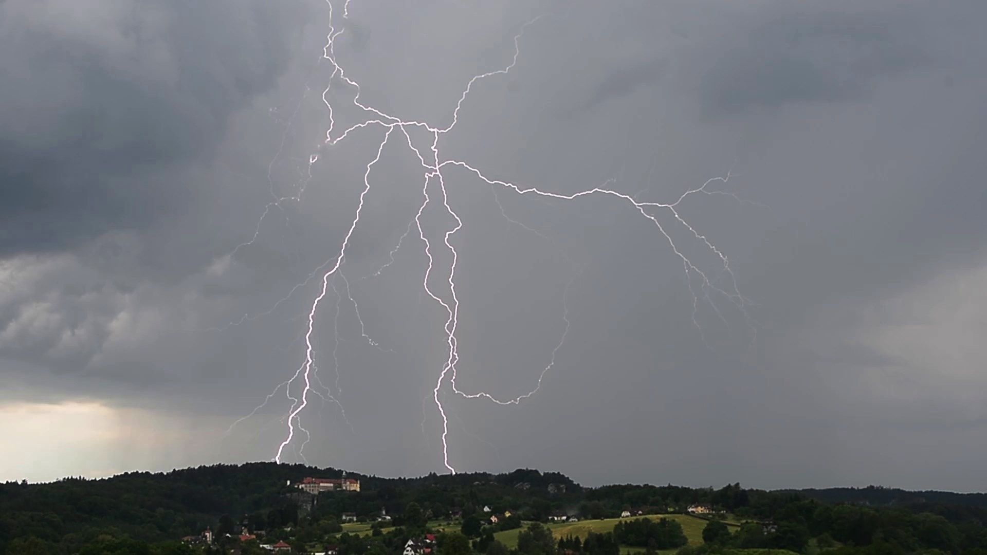 Jiří Kouřil lovec bouří bouřka blesk hrom déšť