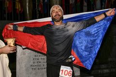 "Jsem fakt dost rozbitej." Čech dal 271 kilometrů za den, hvězdu vyhodili kvůli stanu