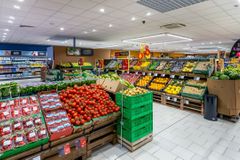 Potraviny v Česku výrazně zdražují. Desítky procent si připlatíte hlavně za zeleninu