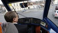 Tak vypadá jízda z kokpitu řidiče nové tramvaje.