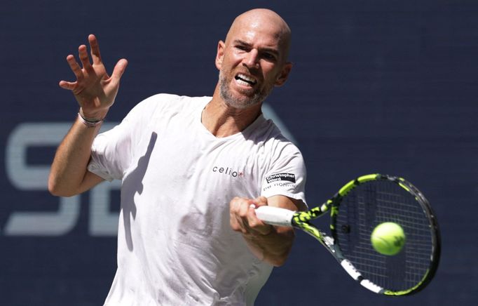 Adrian Mannarino v osmifinále US Open proti Jiřímu Lehečkovi