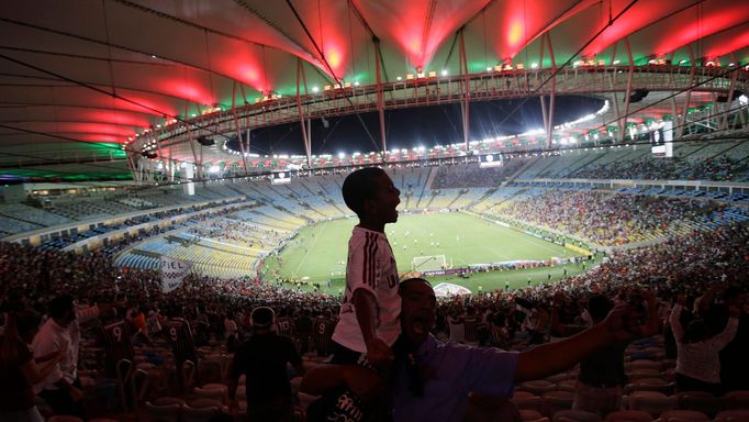 Stadion Maracaná při utkání brazilské ligy (Fluminese)