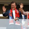Jihokorejský prezidente Mun Če-in s manželkou v zápase Jižní Korea - Mexiko na MS 2018
