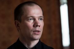 Ruského opozičního aktivistu Dadina odsoudili za předčítání ústavy, dostal pokutu 20 tisíc rublů